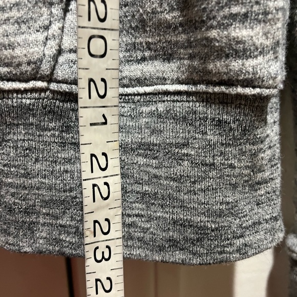 Pink VS sweatshirt with hoodie - Picture 7 of 12